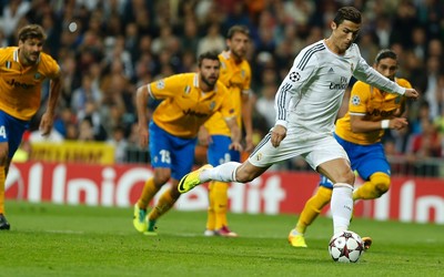 华体会动态-伊尼戈·马丁内斯关键封堵保住胜果