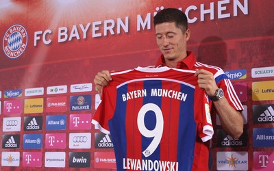 华体会独家-佩德里又当全场MVP实至名归闪耀全场