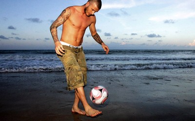 华体会快讯-利瓦科维奇扑救成为胜利关键